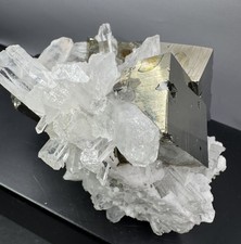 Top Pyrit Auf Bergkristall &