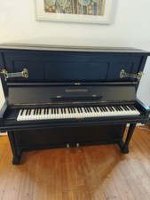 Schwarzes Klavier Grotrian