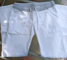 Moderne Strickbundhose weiß