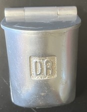 Alter Klapp Aschenbecher