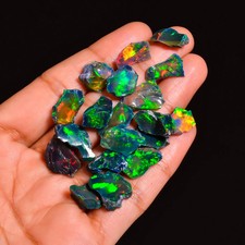 50 Kt Schwarzopal Roh Lot