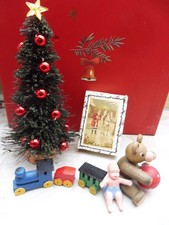 Puppenstube Kaufladen -Konvolut Weihnachtsbaum+ Eisenbahn+ Teddy +Puppe +Box