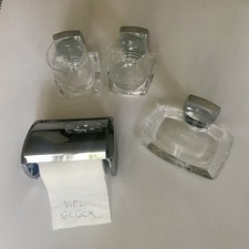 2 Zahnputzgläser . Seifenschale . Klopapierhalter . Chrom . Glas . Serie . Set 