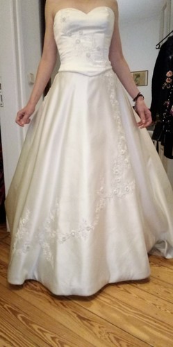 Brautkleid stickerei schleppe - stickerei,