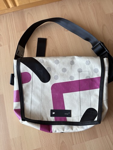 Freitag dragnet polka - dragnet, dots