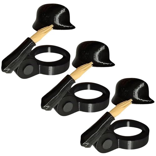 Soldat salute bierhelm - soldat,