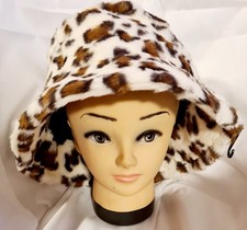 Hut Damen Fischerhut Animal Print Leo mit Zugband für den perfekten Sitz
