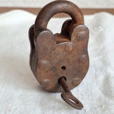 Antikes Vorhängeschloss m