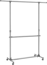 Kleiderständer auf Rollen