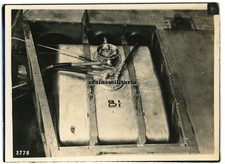 Orig. Werk-Foto Bau Luftwaffe Flugzeug - Tank in Flügel