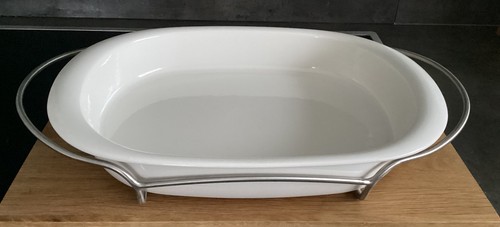 Auflaufform mit gestell von - mit,