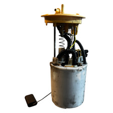 VW Passat 3C B6 2.0 TDI Kraftstoffpumpe 3C0131765C