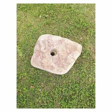 Granit Quellstein mit Bohrung