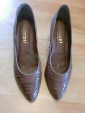 Guarani-Pumps in warmen Brauntönen Gr. 38, Metall-Flecken, Absatz neu bezogen