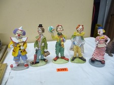 6395.     5 x Clowns Figuren