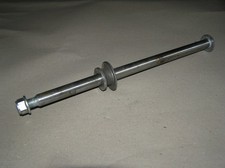 SUZUKI VS 1400 Intruder Steckachse hinten rear axle