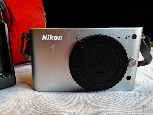 Nikon silver gebraucht - j1,