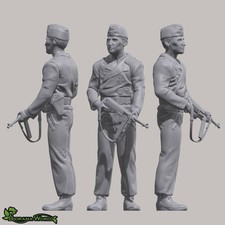 Deutscher Soldat mit Waffe WW2