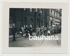 Foto Polizei mit Hund maschiert durch die Stadt (2595x)