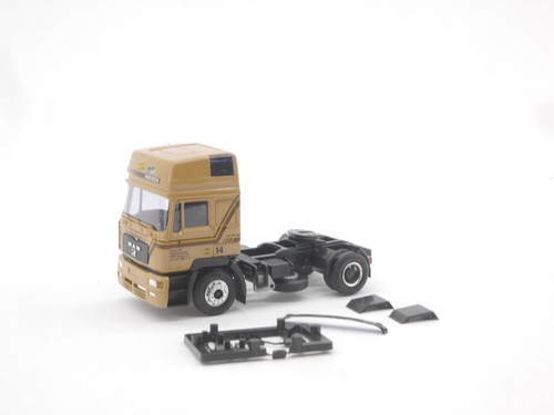 Em1306 awm man f2000 - 1:87,