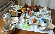 Altes Puppen Blechspielzeug Töpfe Ton Porzellan Geschirr Bügeleisen Wäschekorb