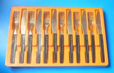 12 Teile DDR Besteck schwarze Plastegriffe Punkte ELSTAWA Messer Gabel OVP