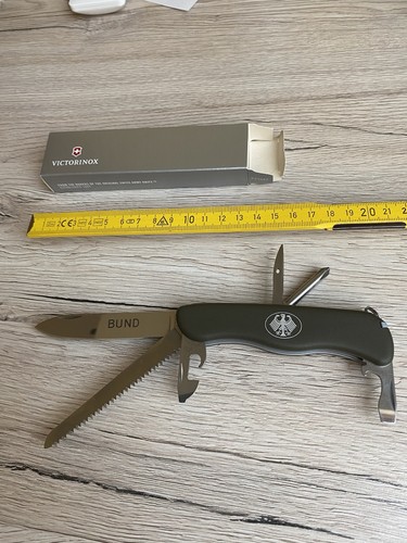 VICTORINOX
