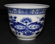 HUTSCHENREUTHER ZWIEBELMUSTER seltener Schnapsbecher -/ Sakebecher 5,5 cm 1.Wahl