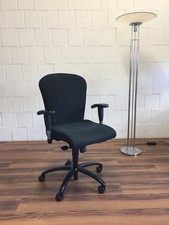 Interstuhl bequemer Bürodrehstuhl schwarz gepolstert Armlehnen