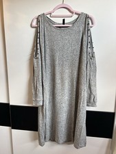 Cut Out Kleid Mit Perlen