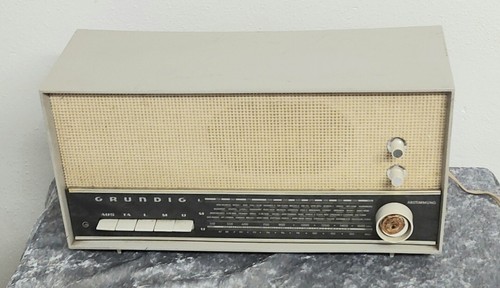Altes grundig röhrenradio typ - rÖhrenradio,