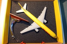 DHL Boeing G-BIKM - Flugzeug Model ca. 30cm / vermutlich 1:100 / in OVP