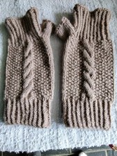 Handschuhe Stulpen Pulswärmer  Damen   handgestrickt    beige Zopfmuster 