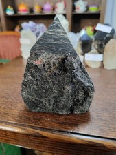 Turmalin Spitze, 1,67kg, 13,6cm, Schörl, Schutzstein, Spitze fein poliert.