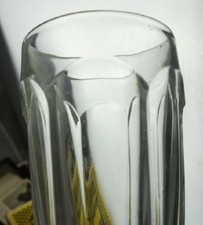 alter Pressglas Becher