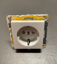 Steckdosen Unterputz Jung (29210303 ) und Wechselschalter