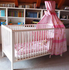 Baby Himmel Bettset Tavolinchen „Love Friends“ & Alvi Himmelsstange
