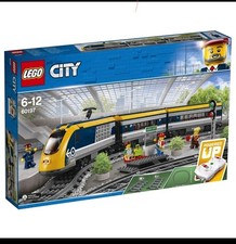 LEGO City 60197 - Passagierzug, Personenzug, ferngesteuert mit vielen Schienen 