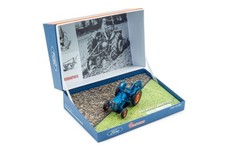 Fordson Super Dexta mit Ransomes TS54A 2-Schar-Pflug Limited Edition Modell von 