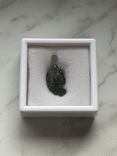 Natürlicher Moldavit Rohstein