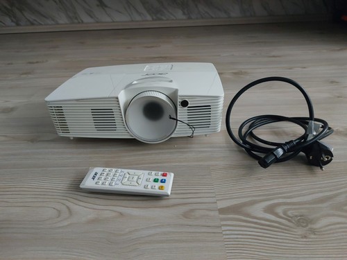 Acer beamer 137 nur 62 - x,