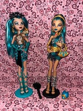 Monster High Nefera de Nile - 2 verschiedene Puppen