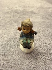 Hummel Winterdorf Figur