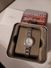 Schicke Fossil Damenuhr Silber