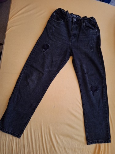 Schwarze mom jeans mit - schwarze, mom-jeans