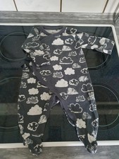 Schwarzer "Wolken" Schlafanzug