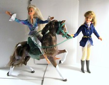 Barbie Pferd Sparkle Beauties Emerald und 2 Barbie Puppen Mattel 1993 / 1994