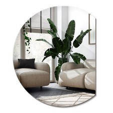 Angeschnittener Wandspiegel