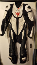 Dainese Motorrad Lederkombi Einteiler – Größe 50 – schwarz/weiß/rot – gebraucht