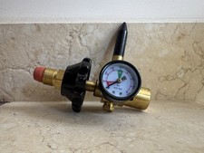 Druckminderer für Helium mit